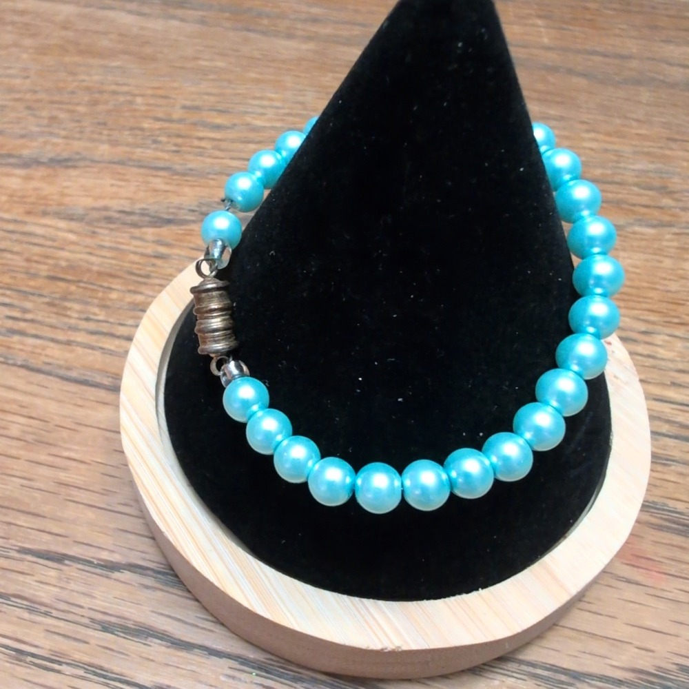 Vintage Turquoise Blue Faux‎ Pearl Beaded Bracelet Barrel Screw Clasp VG - Picture 3 of 3